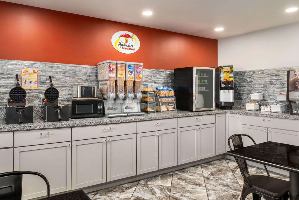 Super 8 by Wyndham Columbus Edinburgh