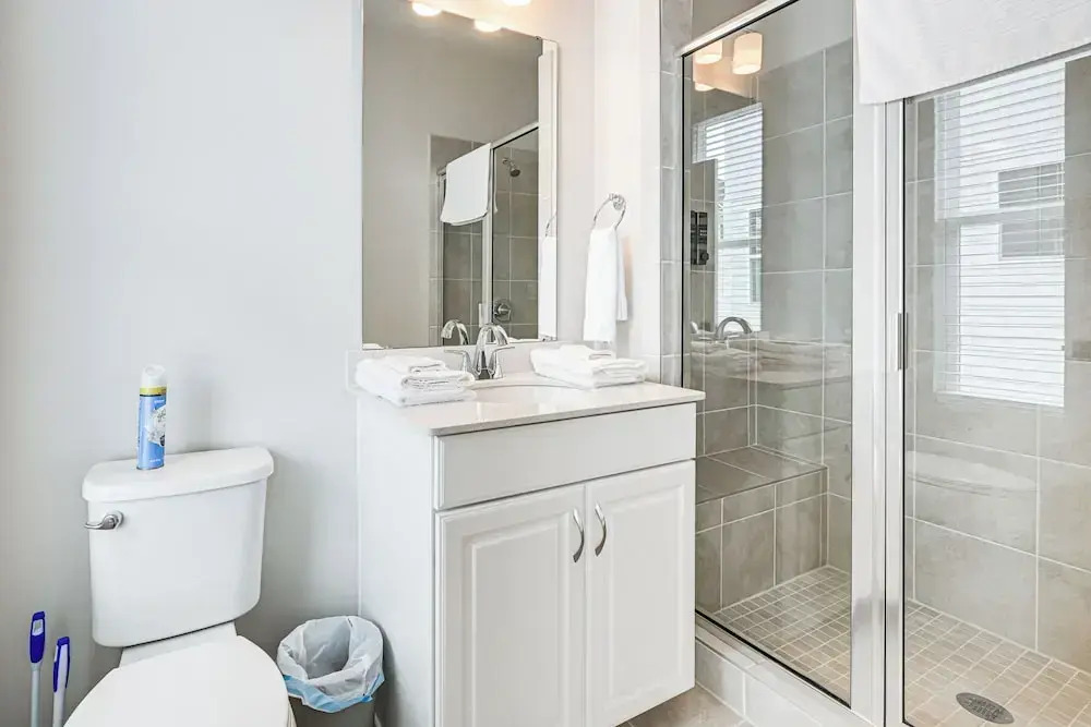 2 Mi to Uptown Charlotte: Townhome w/ Balconies!