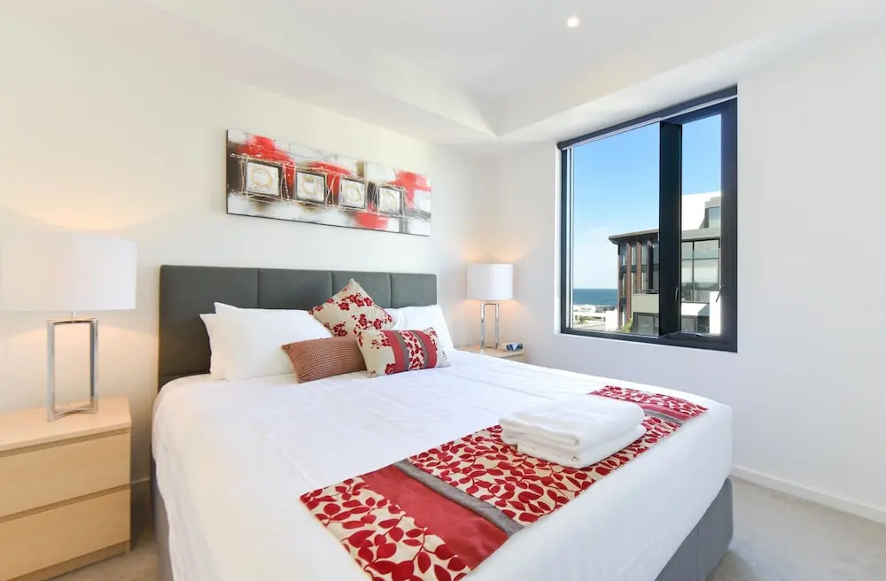 StayCentral - Spacious Seaviews Port Melbourne