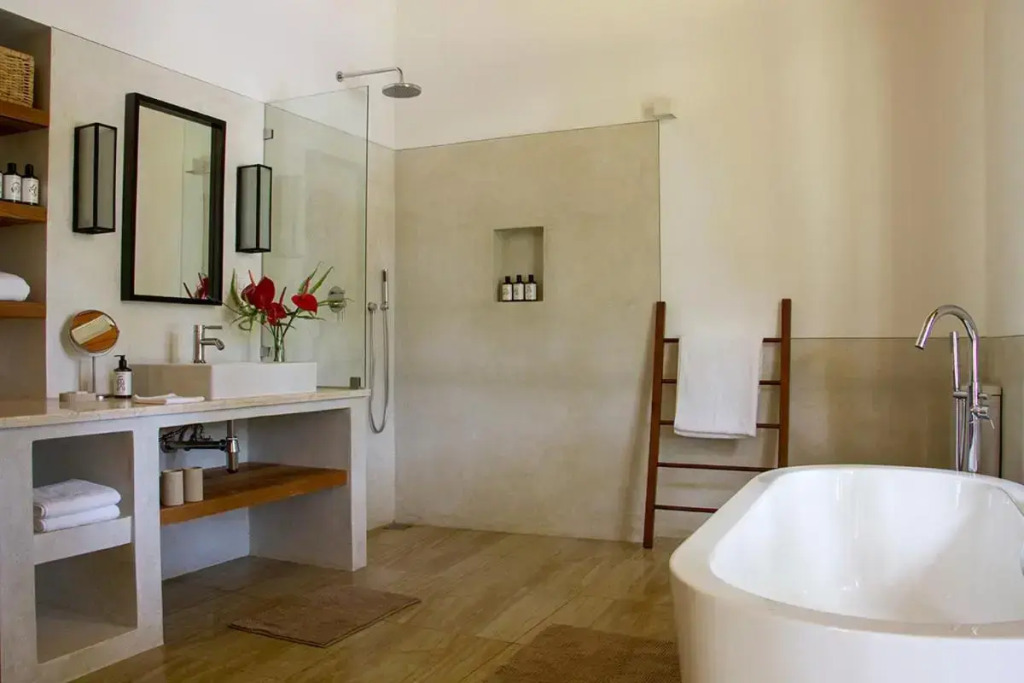 Boundary House. 4 bedrm villa with private Chef