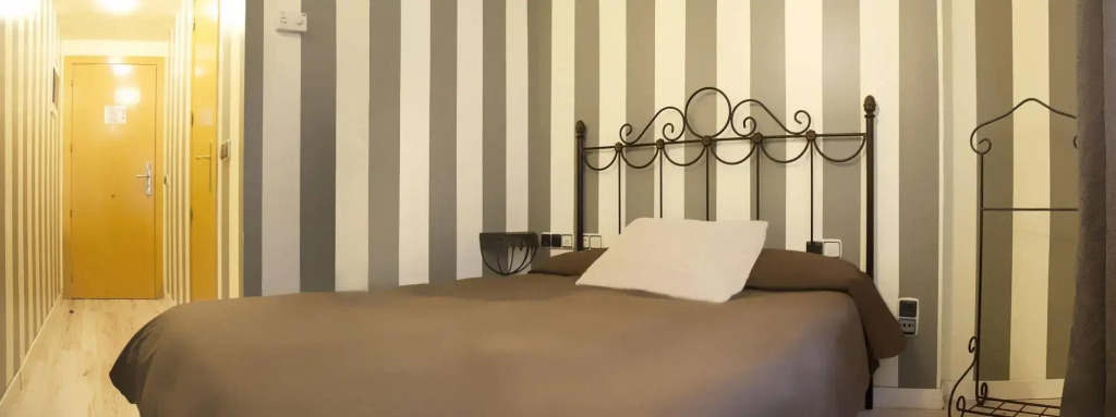 Albergue Revolutum Hostel