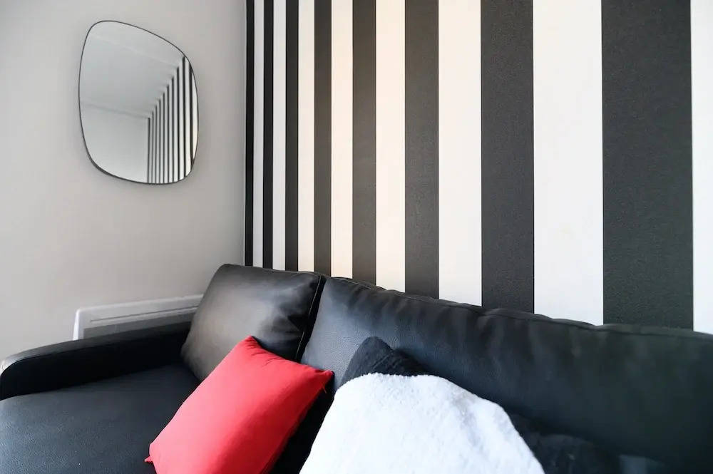 Daumier - New 2 Bdrs Flat near la Seine