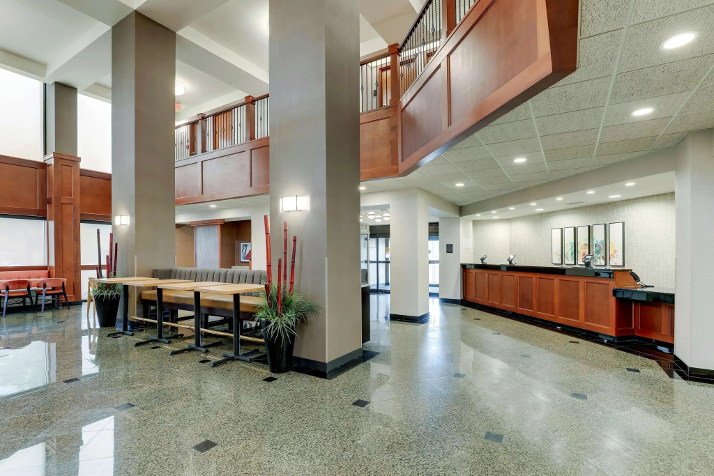 Drury Inn & Suites Birmingham Lakeshore Drive