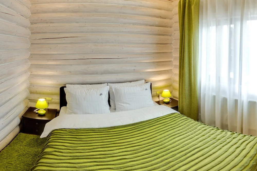 Whiteberry hotel