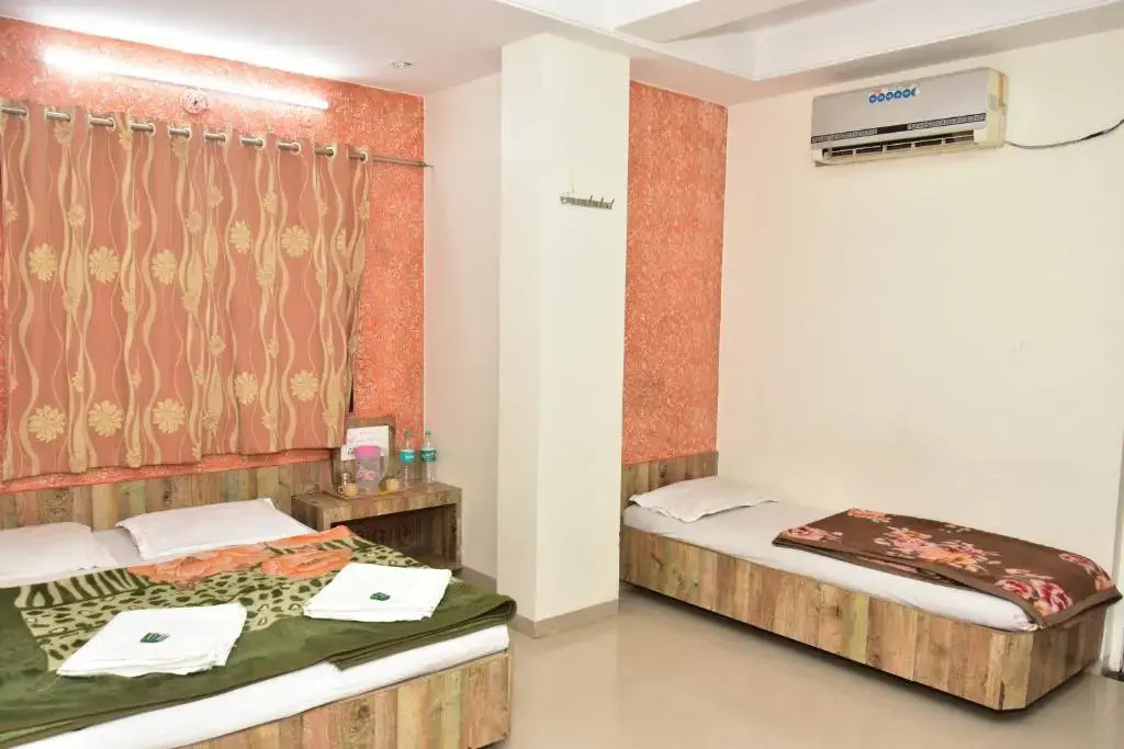 Hotel sai dhyan