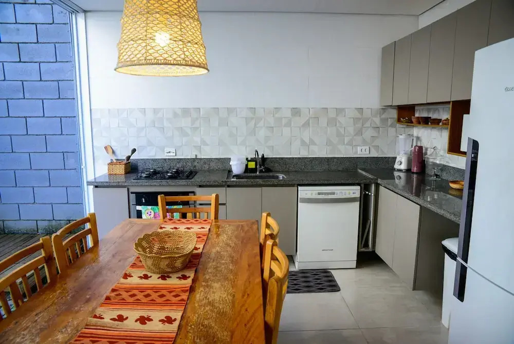 Casa c Piscina a 150m da Praia de Boi Ucanga