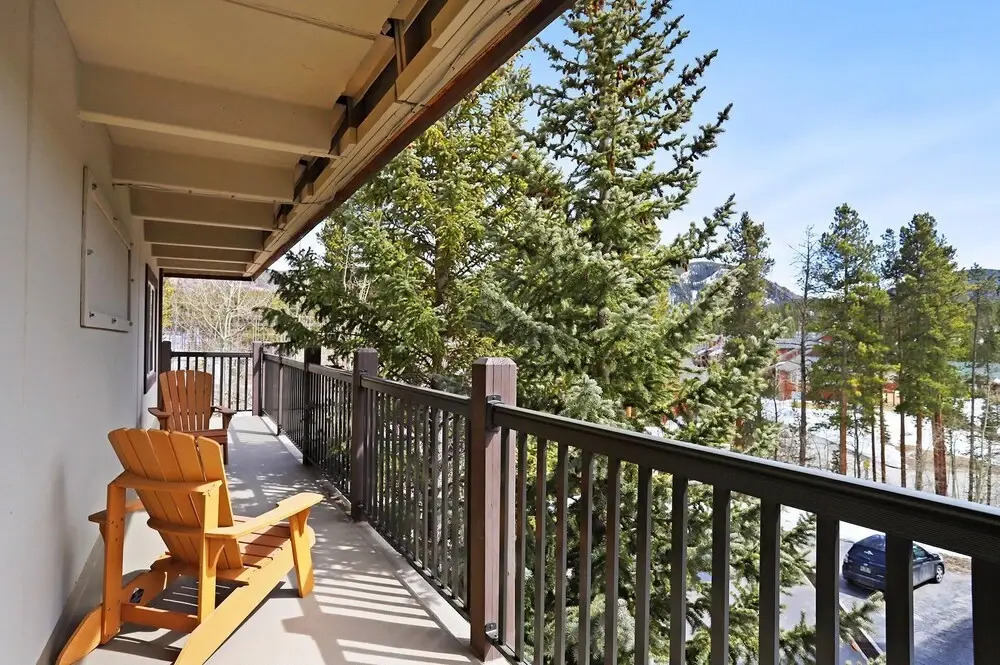 Ski and Racquet Club Condo