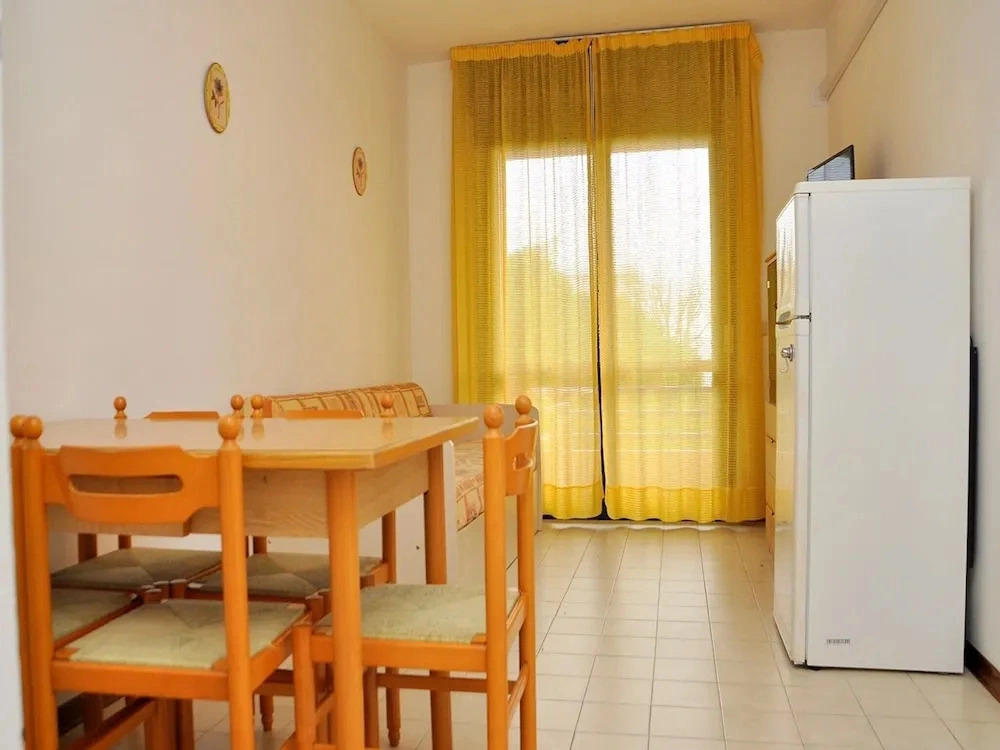 Nice Apartment With Terrace Next to the sea