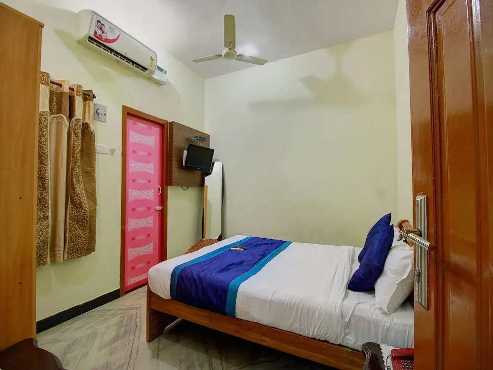 OYO 5672 Vaani Villa