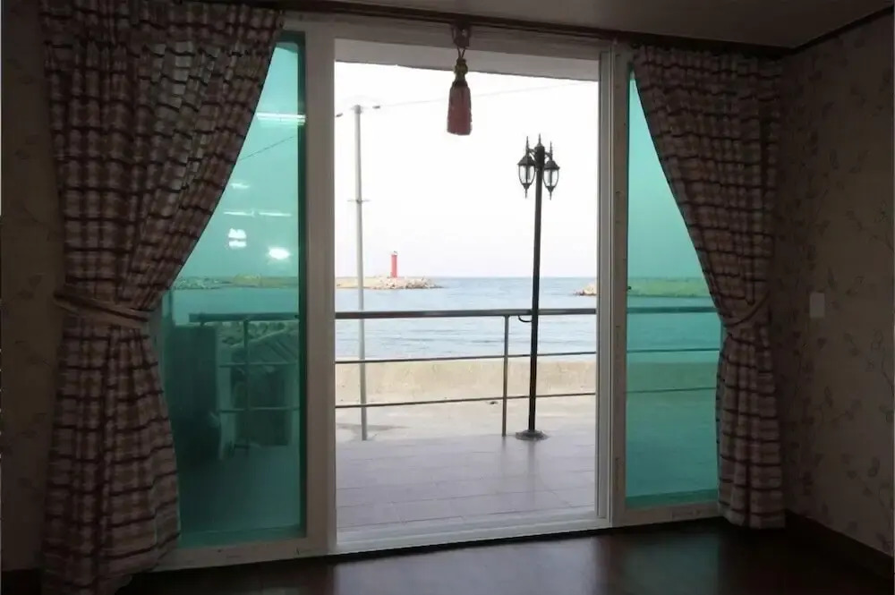 Damoa Pension