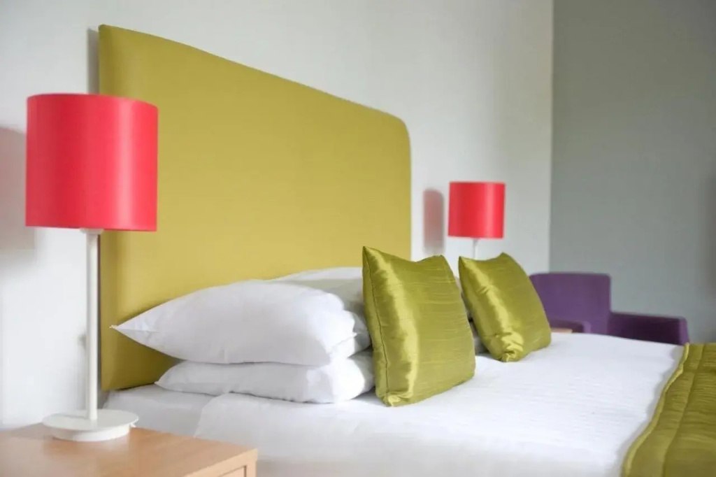 The Caledonian Island Hotel