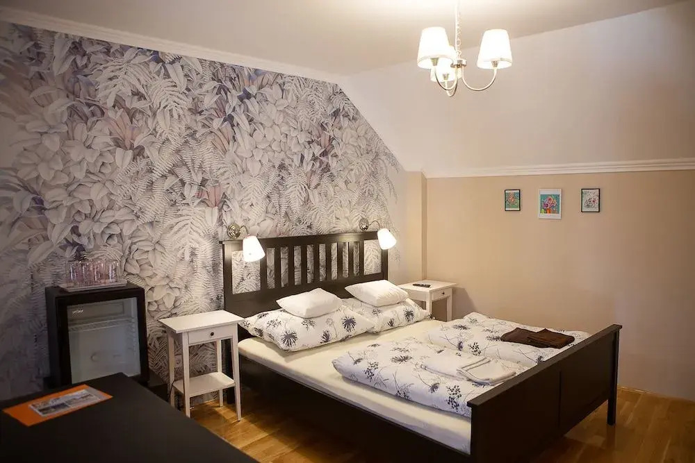 Hunyadi Panzió- Apartmanház