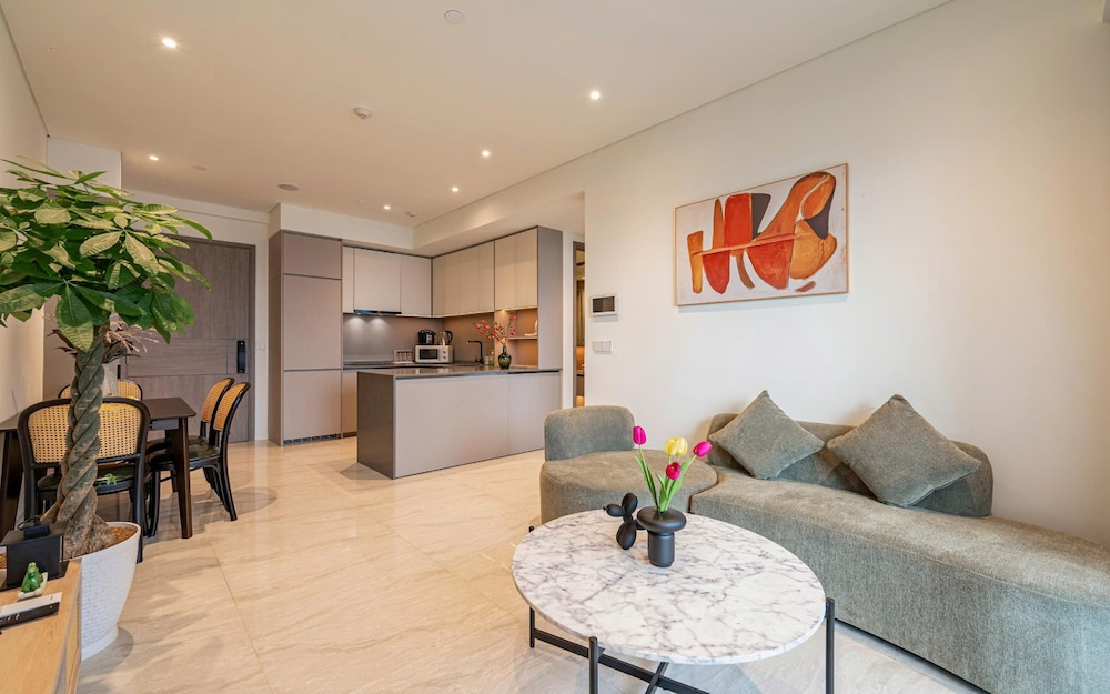 Honey The Opera Luxury Residence