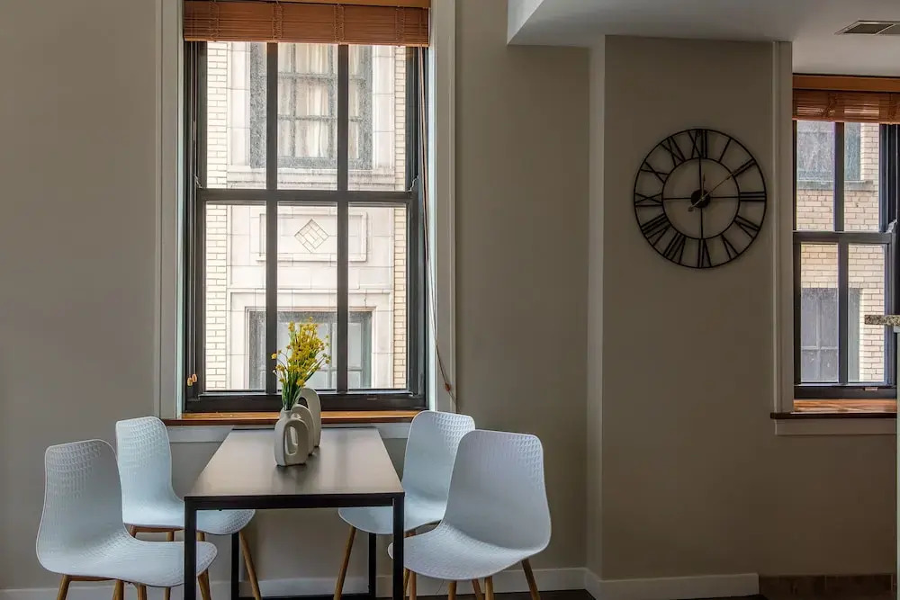 2 BR Weston Apt by Frontdesk