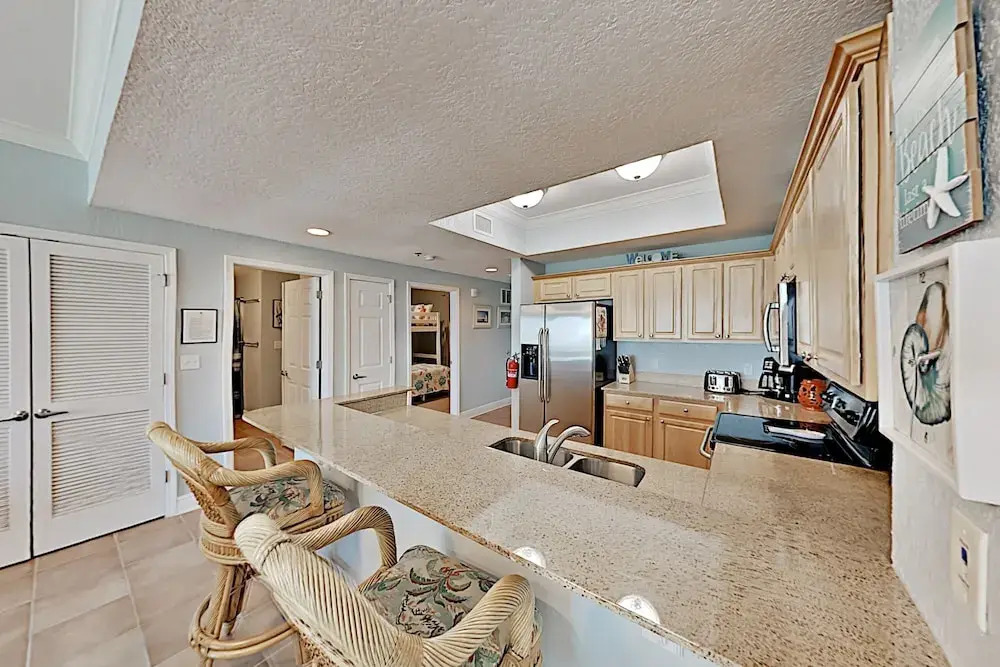 All-suite W/ Gulf-view Balcony & Pool Access 2 Bedroom Condo