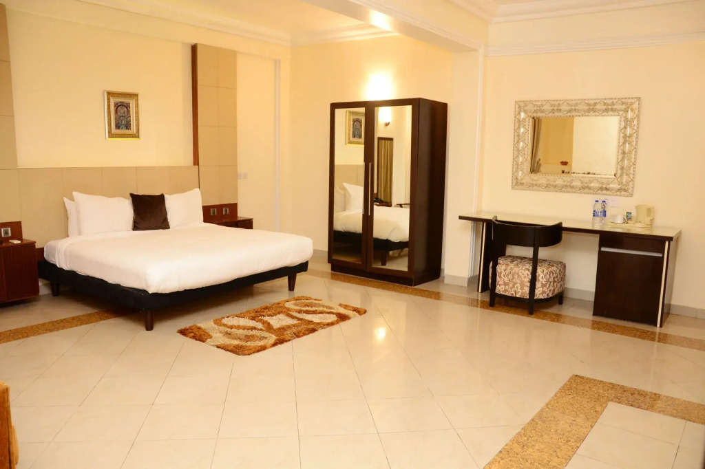 Best Western The Island Hotel