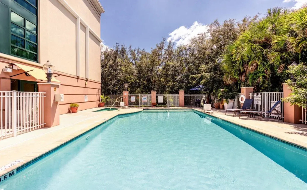 Holiday Inn Express & Suites Bradenton East-Lakewood Ranch by IHG