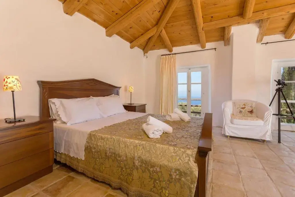 Louiza - Luxury Stone Villa