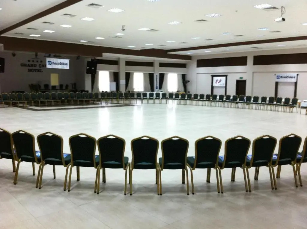 Grand Cali Hotel