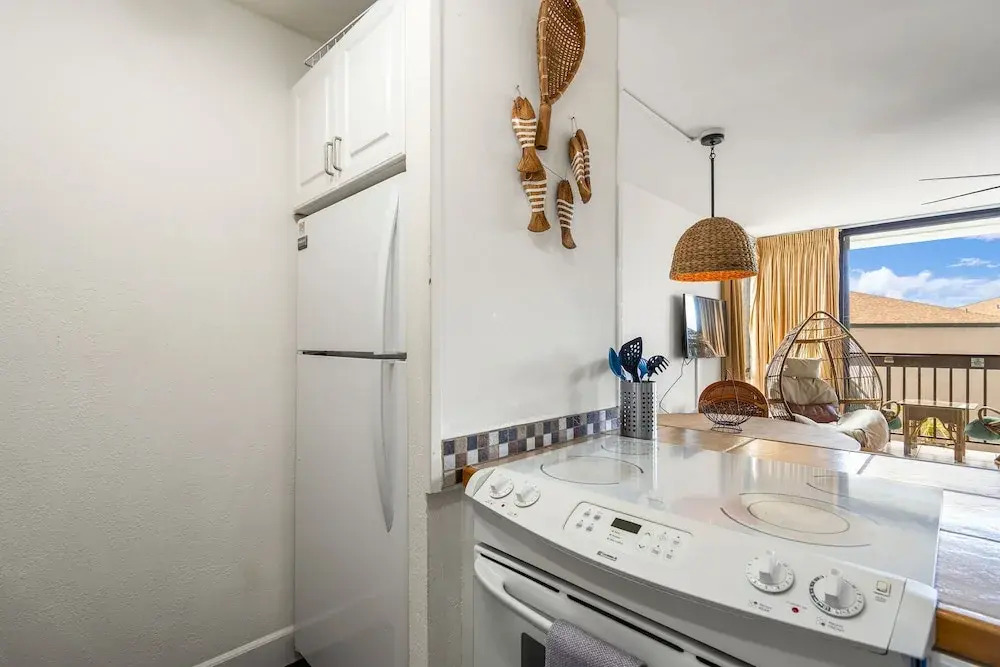 Maui Vista 2-301 - Modern and Bright Renovation in Building 2, No Carpet, AC!