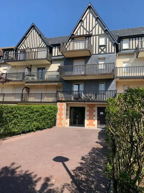 Appartement Rez de jardin Cabourg résidence bord de mer