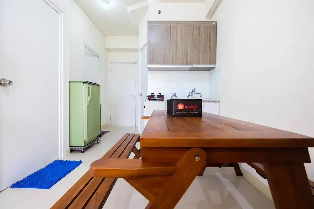 2BR Artistic Room Green Pramuka Apartment closed to Mall By Travelio
