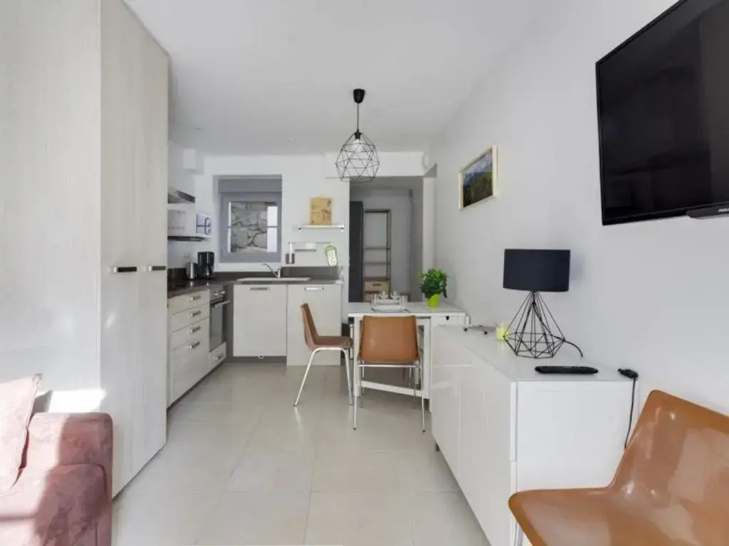 Appartement Cauterets, 1 pièce, 2 personnes - FR-1-401-175