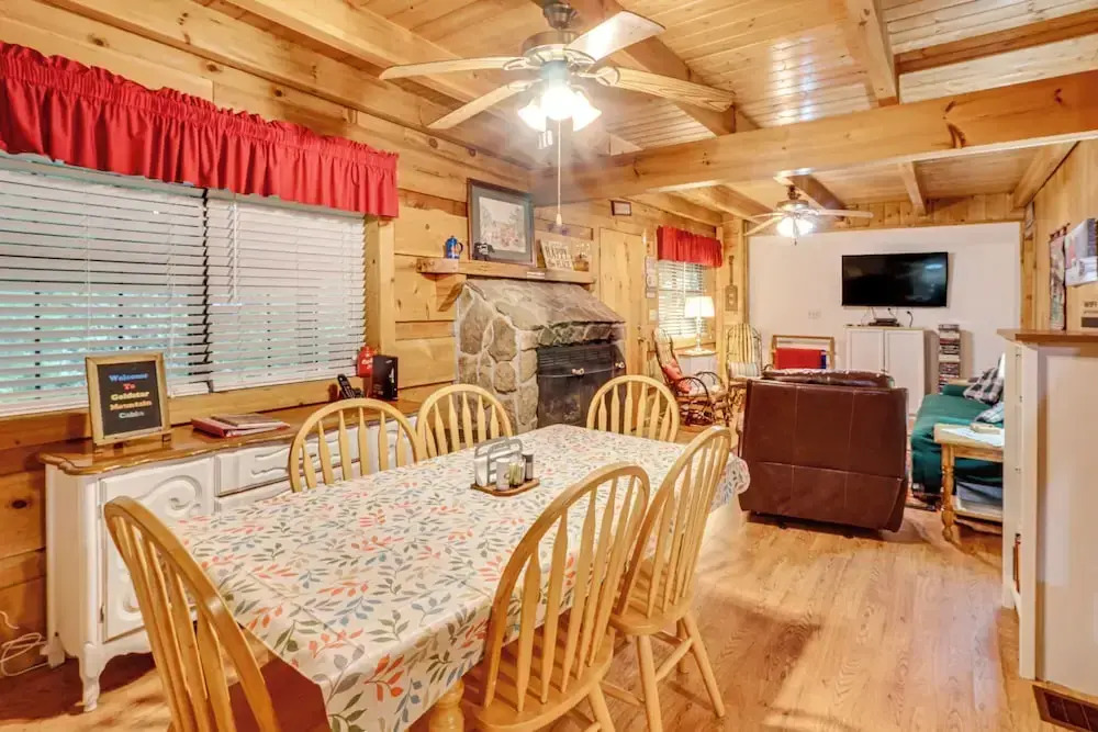Cozy Tellico Plains Cabin w/ Large Mountain Creek!