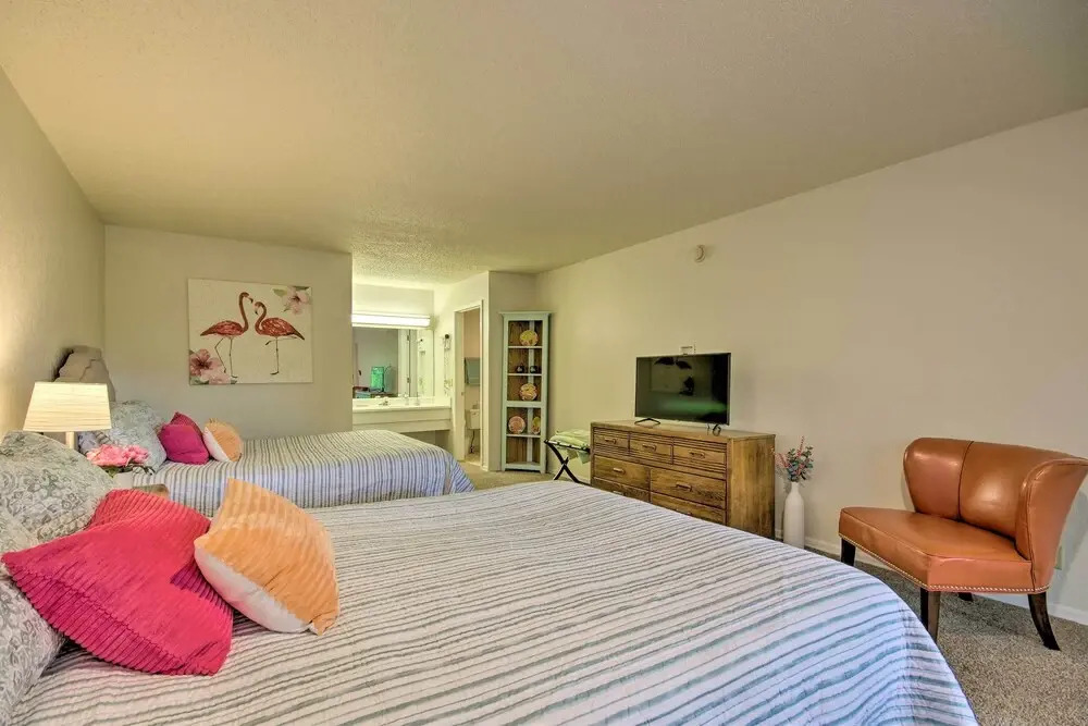 Osage Beach Home w/ Private Hot Tub: Near Lake!