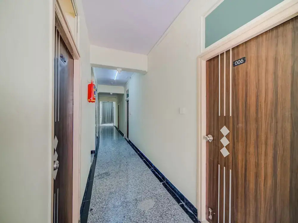 SilverKey Executive Stays 19907 Hafeezpet
