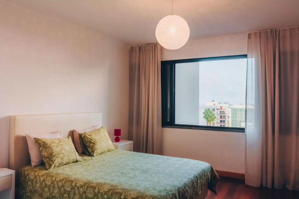 Beautiful Apartment with Sea View and Garden
