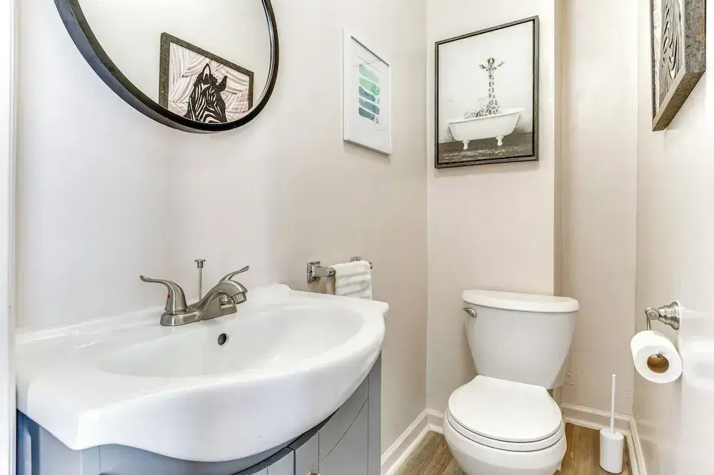 3 Mi to Dtwn Indy: Pet-friendly Home w/ Backyard!