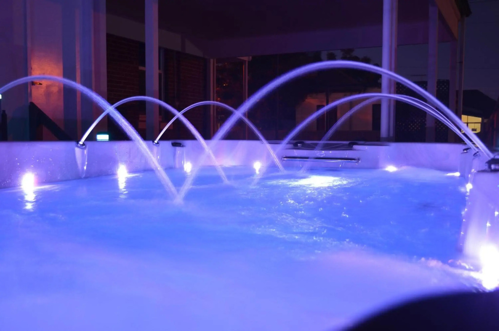 Semaphore Sea Breeze-Family Beach-Heated Plunge Pool Holiday House 4 brm 2 bath