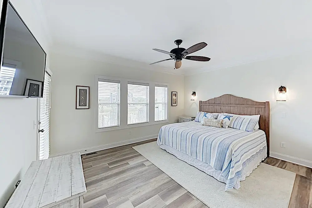 New Oceanside W/ Private Pool & Elevator 7 Bedroom Home