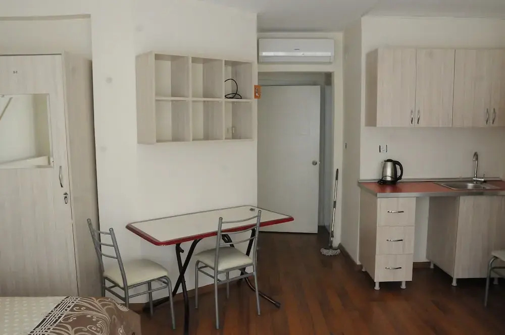 Metro Residence
