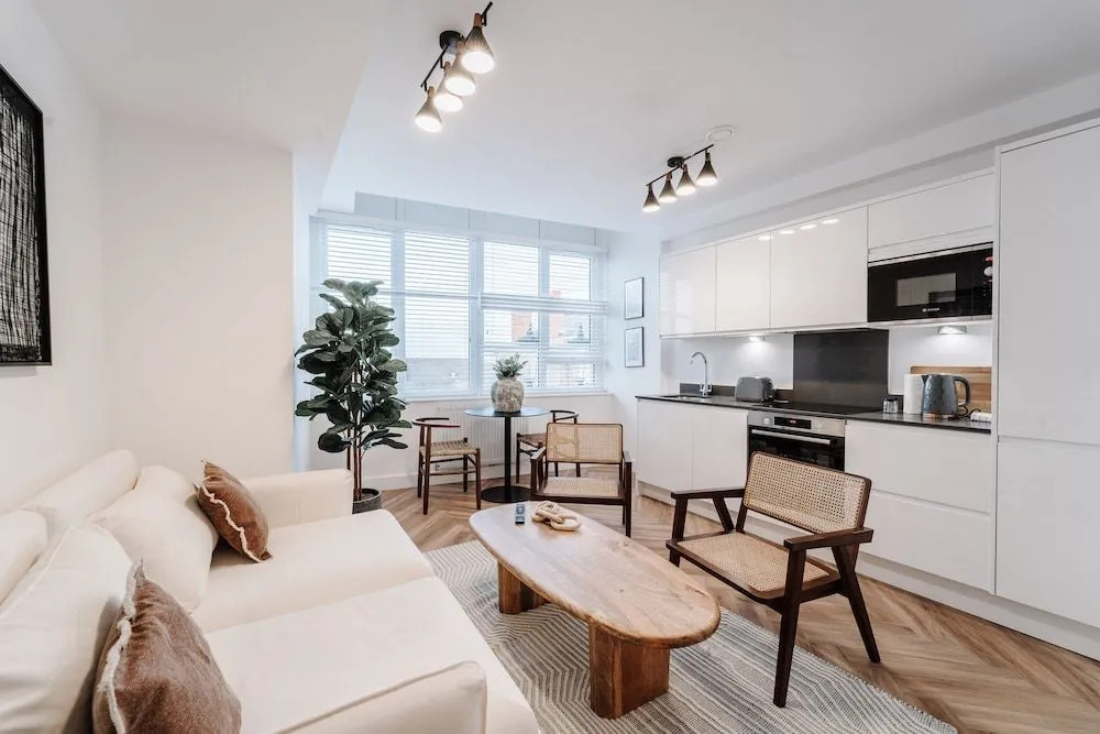 Royal House Stylish Apartments - Chester