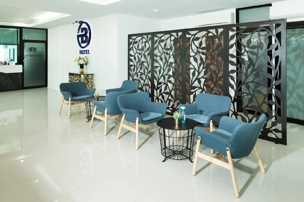 B Hotel