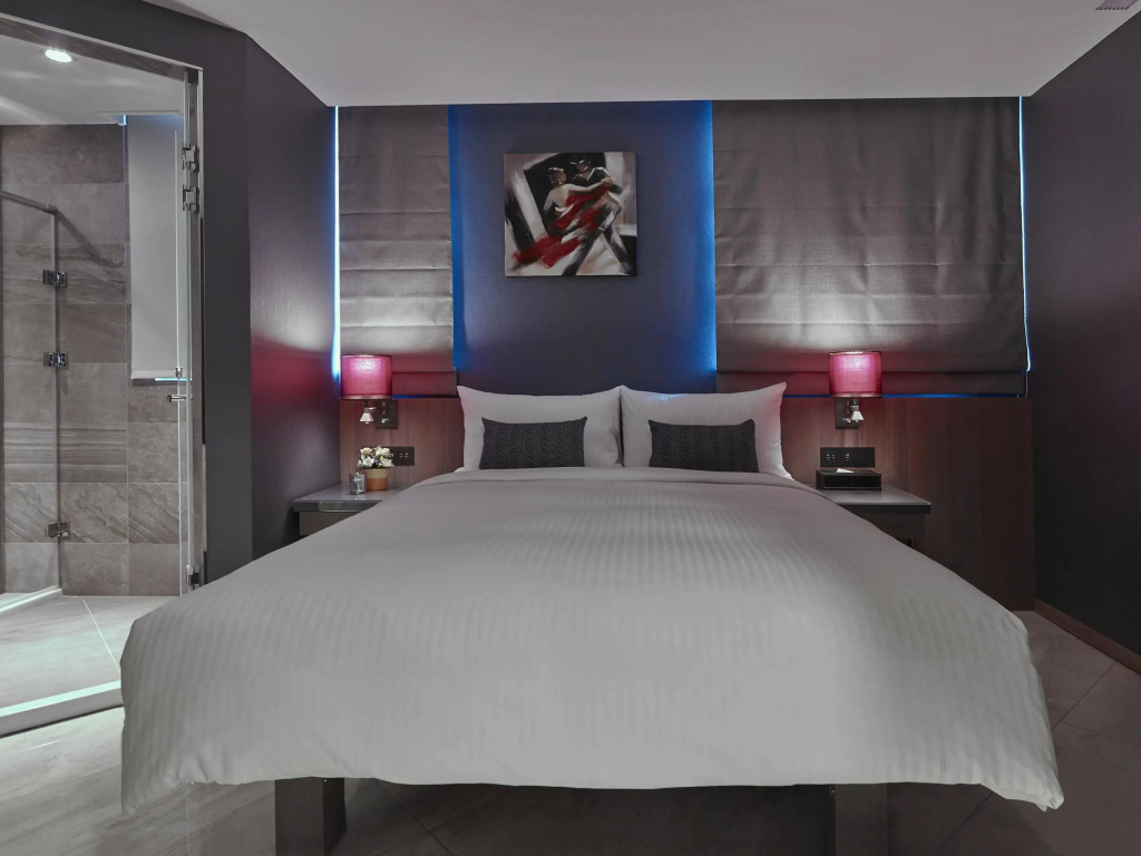 Roaders Plus Hotel - Theme