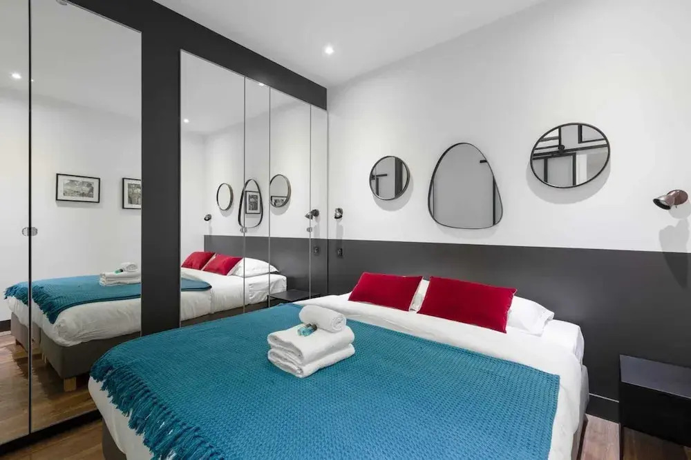 Exquisite Apartment in the Historical 7th District