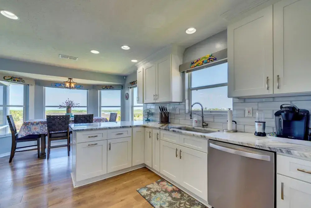 2 Mi to Ocean: Home w/ Pool in Hernando Beach!
