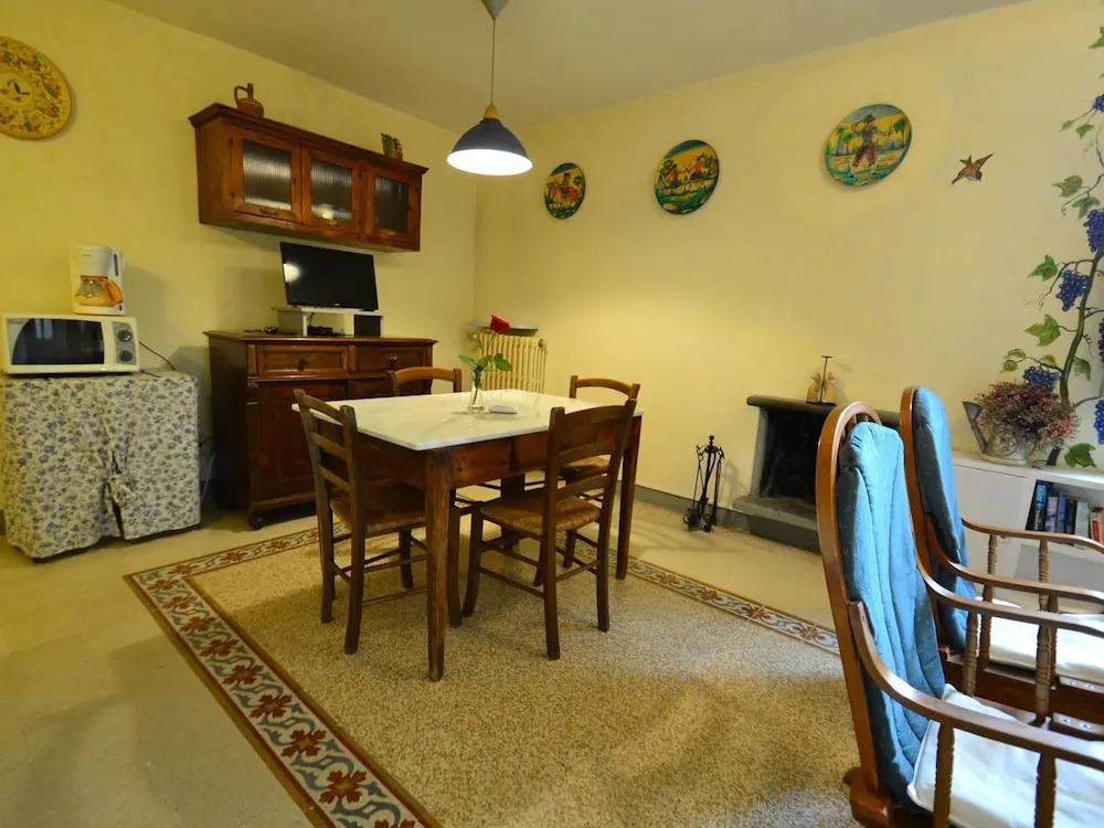 Bright Farmhouse in Montecatini Terme With Swimming Pool