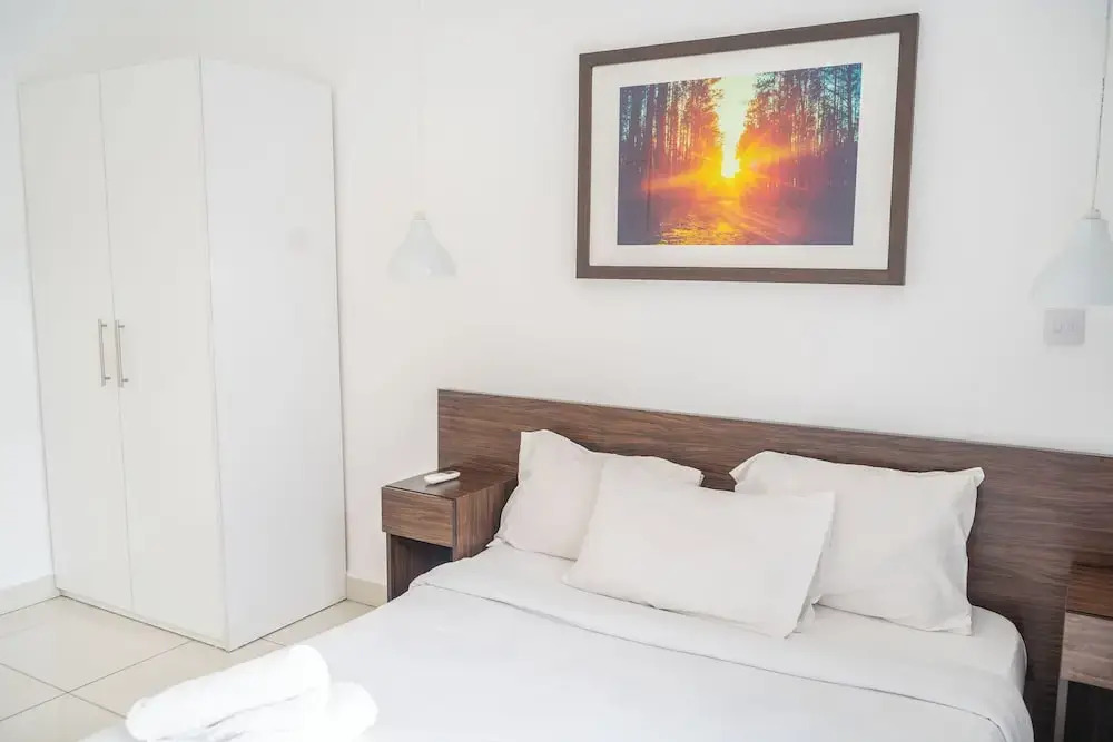 Royal Luxury Apt at Embassy Garden