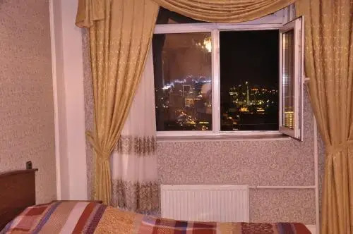2 OTAğLı YAXşı TəMIRLI MəNZIL GüNLüK ICARə VERILIR