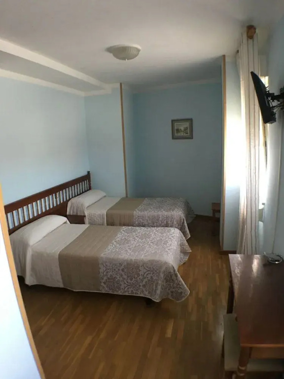 Hostal ** EC León