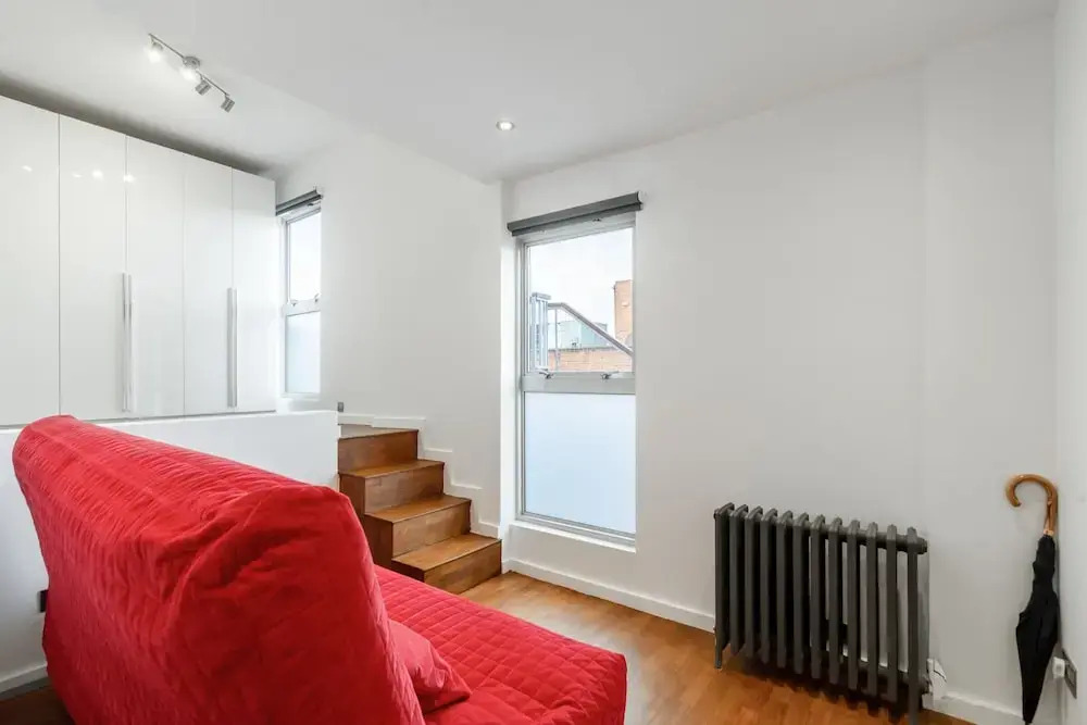 Mod-minimalist Flat w Balcony Sleeps 4 Shoreditch