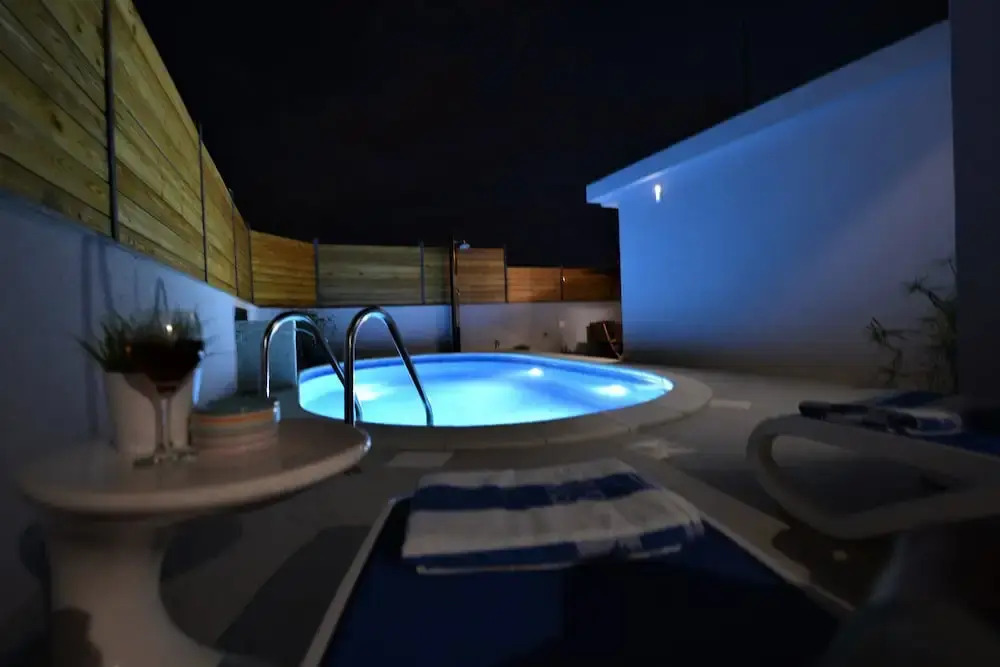 Villa PopandRock Sleeps 5 with Parking