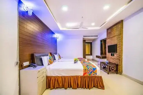 FabHotel Abhinand Grand
