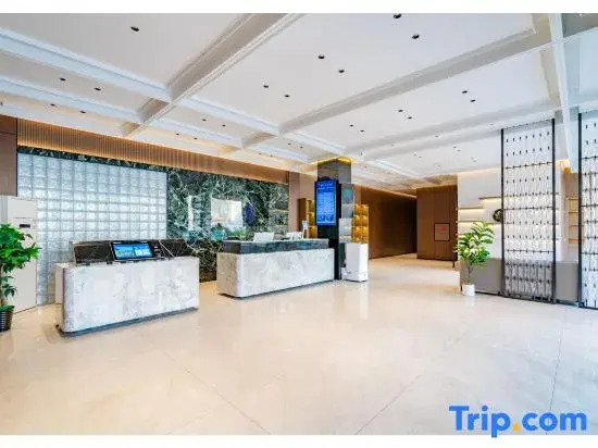 Sakura Light Luxury Hotel (Luohe Xintiandi Pedestrian Street)