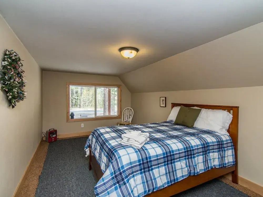 5BR Beauty in South Lake Tahoe by RedAwning