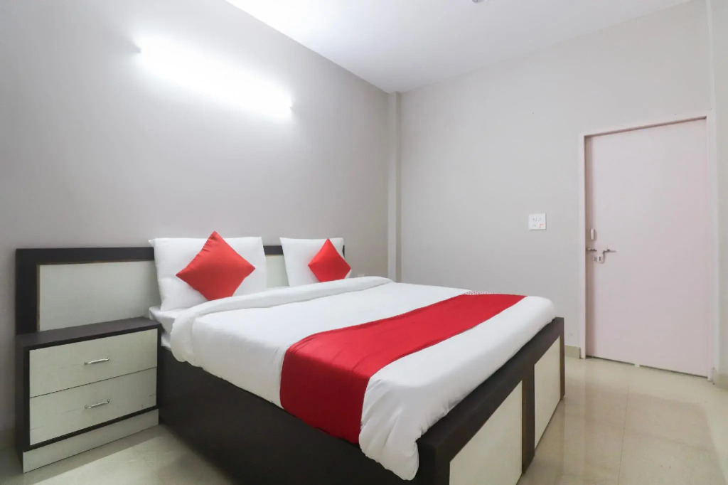 Collection O 64760 Hotel The Mayur Legacy